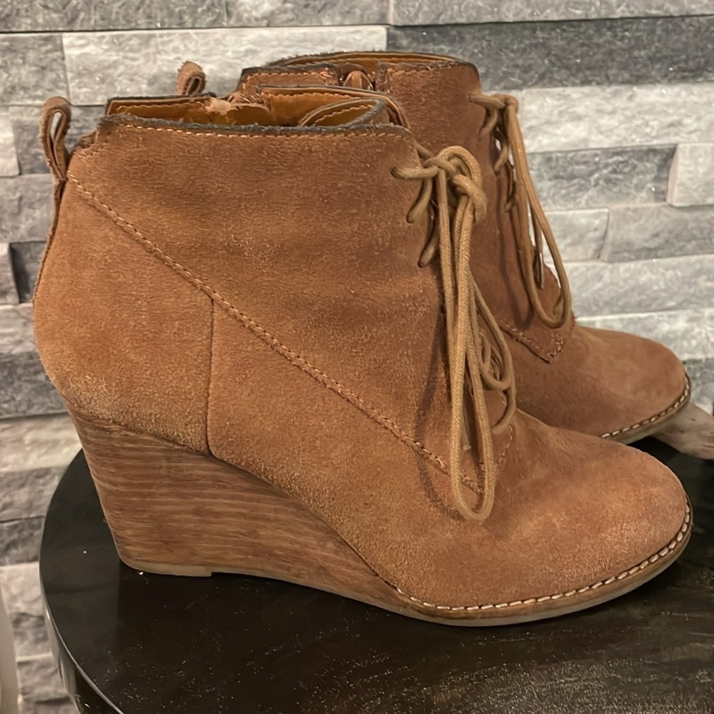 LUCKY BRAND SUEDE LACE UP BOOTIE SIZE6 - Picture 3 of 10